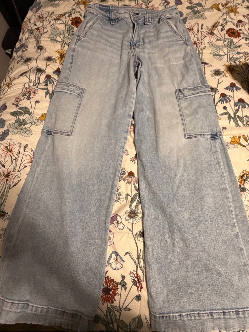 American Eagle Outfitters Light Blue Wide-Leg Cargo Jeans